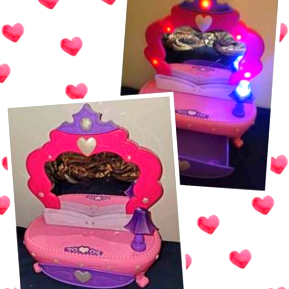 Kids table top light up vanity